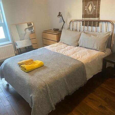 Spacious 1-Bed Flat In North Kensington ลอนดอน ภายนอก รูปภาพ