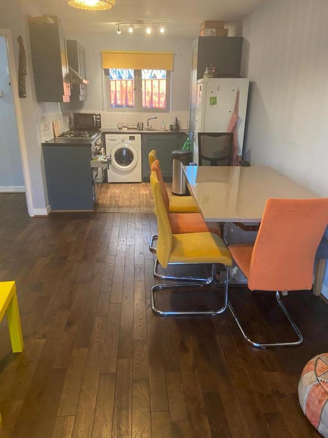 Spacious 1-Bed Flat In North Kensington ลอนดอน ภายนอก รูปภาพ