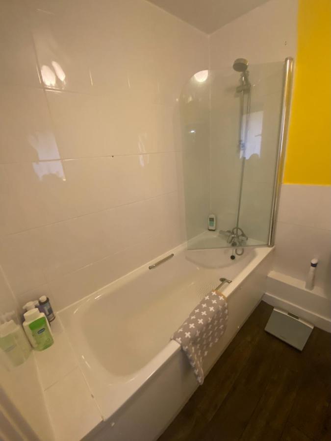 Spacious 1-Bed Flat In North Kensington ลอนดอน ภายนอก รูปภาพ